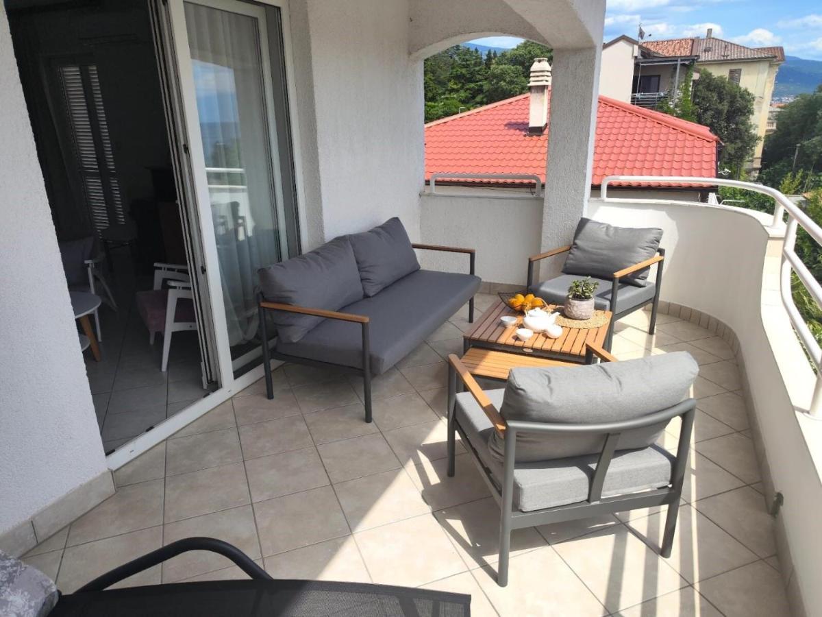 Apartments Snjezana Нови Винодолски Екстериор снимка